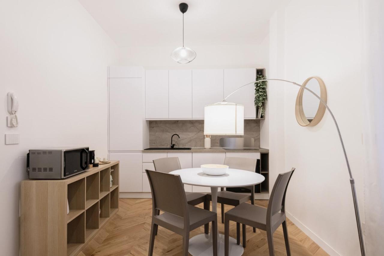 Easylife - Oasi Di Stile A 10Min Dal Duomo Apartment Milan Luaran gambar