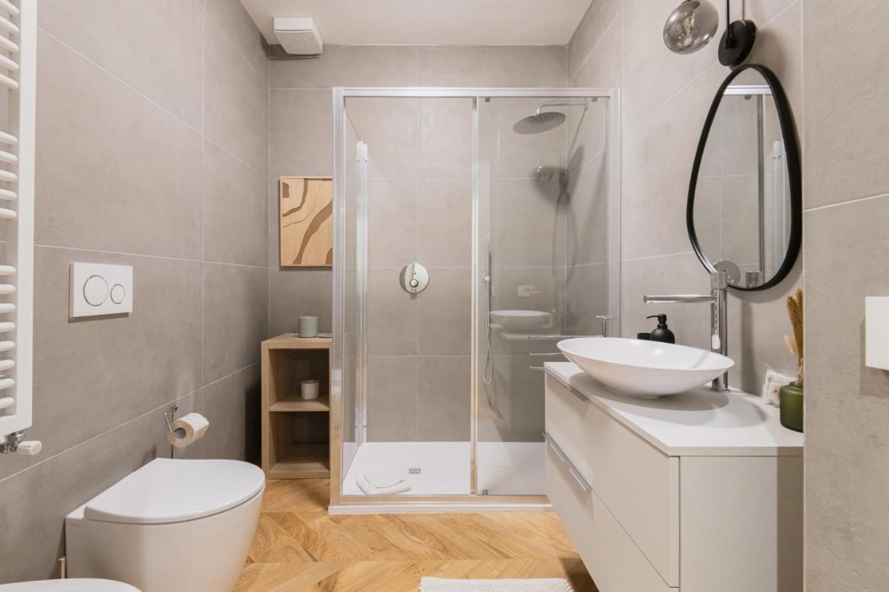 Easylife - Oasi Di Stile A 10Min Dal Duomo Apartment Milan Luaran gambar