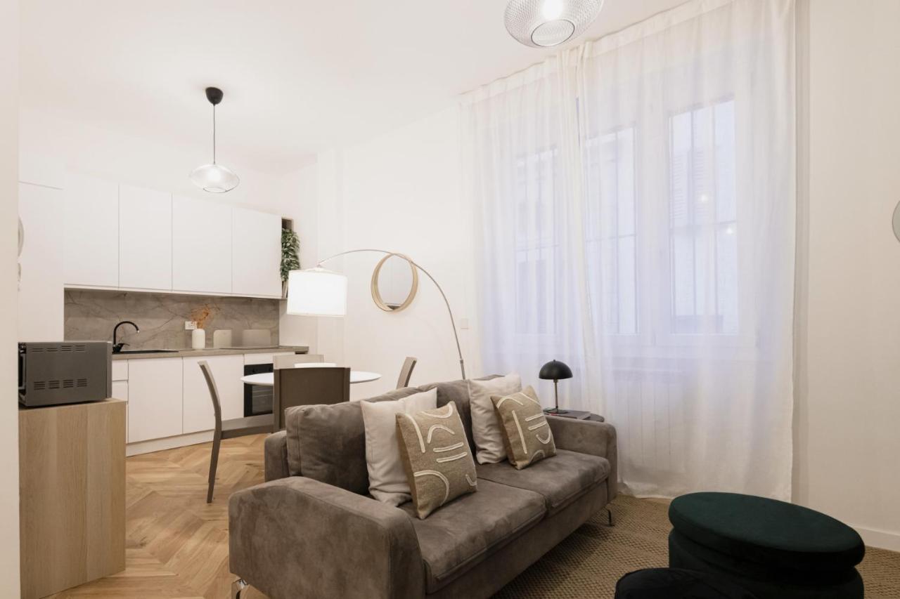 Easylife - Oasi Di Stile A 10Min Dal Duomo Apartment Milan Luaran gambar