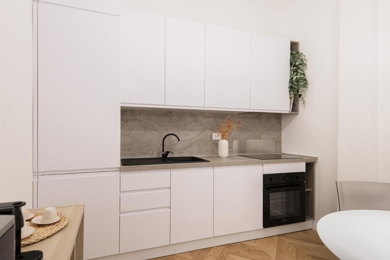 Easylife - Oasi Di Stile A 10Min Dal Duomo Apartment Milan Luaran gambar